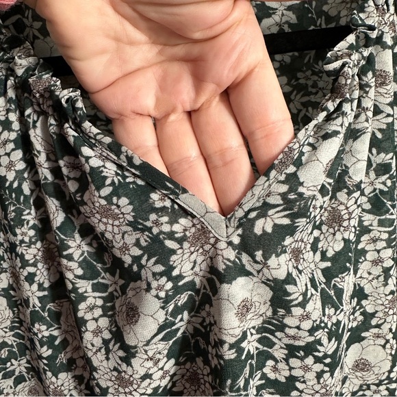 Cabi green floral peasant blouse, flowy, fully lined, size XS, sheer, fall - Picture 10 of 10